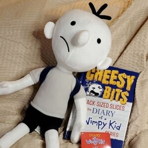 Diary of a‎ Wimpy Kid stuffy & Cheesy Bits book